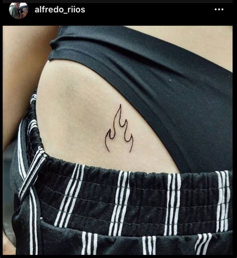 pequeño tattoo en la ingle mujer|Tatuajes en la ingle